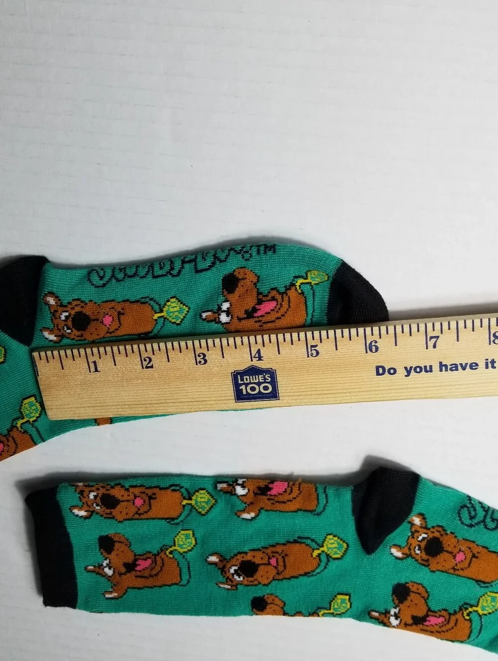 NWOT SCOOBY-DOO GRAPHIC CREW SOCKS